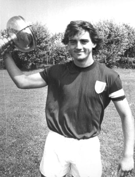 Nel 1982 vince il Campionato Allievi da capitano del Bologna